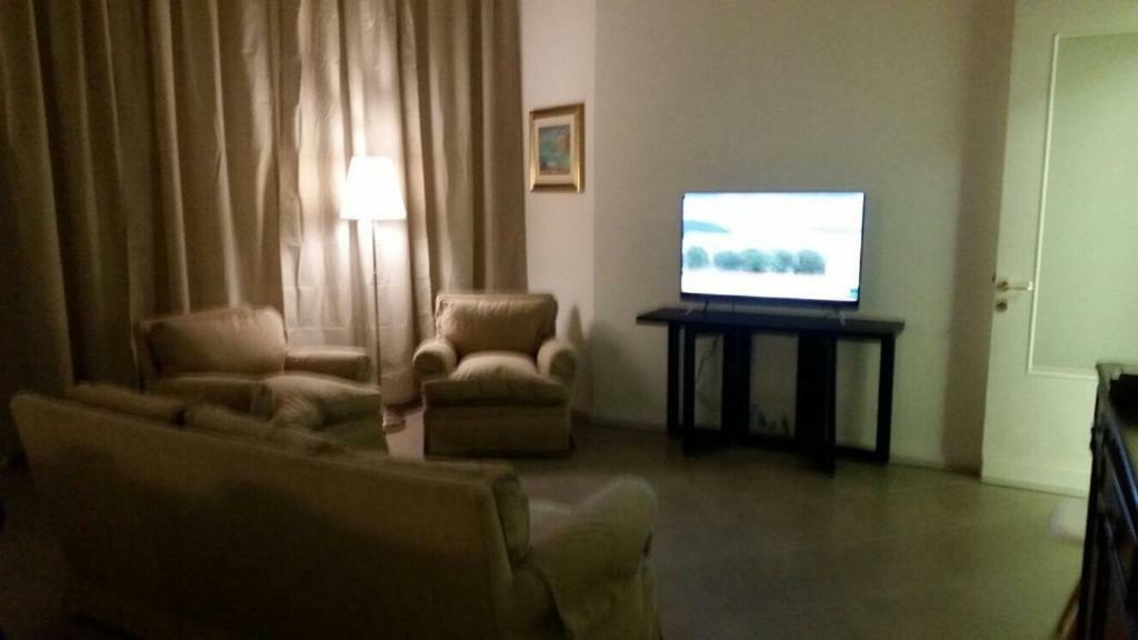 B&B Piazza Dante Nuoro นูโอโร ภายนอก รูปภาพ
