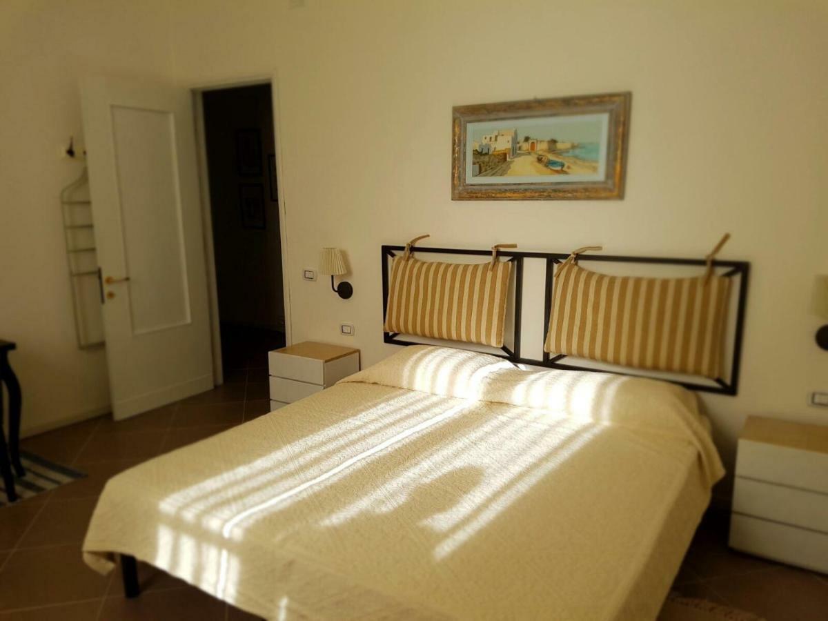 B&B Piazza Dante Nuoro นูโอโร ภายนอก รูปภาพ