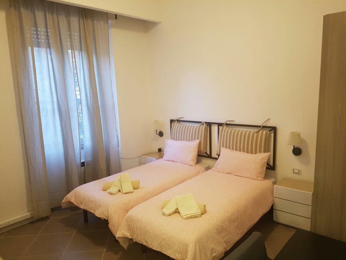 B&B Piazza Dante Nuoro นูโอโร ภายนอก รูปภาพ