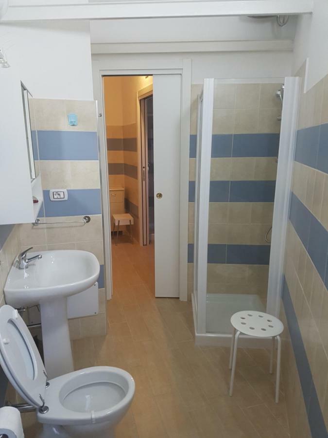 B&B Piazza Dante Nuoro นูโอโร ภายนอก รูปภาพ